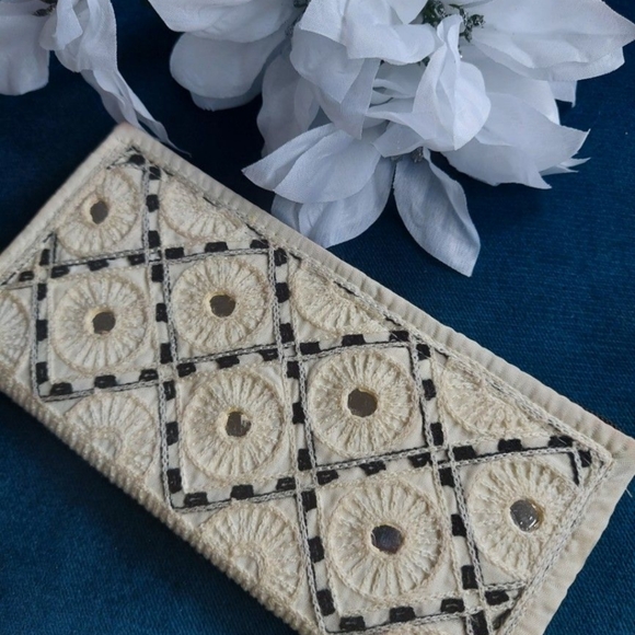 Bags - Picture 7 of 12